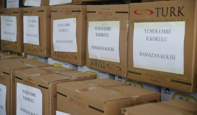 Gıda kolileri ihtiyacı olan ailelere ulaştırılıyor