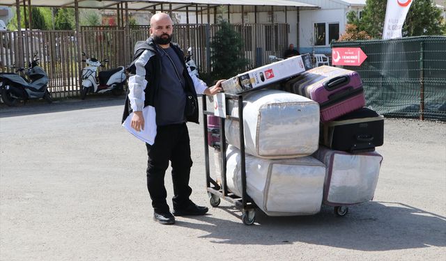 Suriyelilerin ülkelerine dönüşü arife gününde de sürüyor