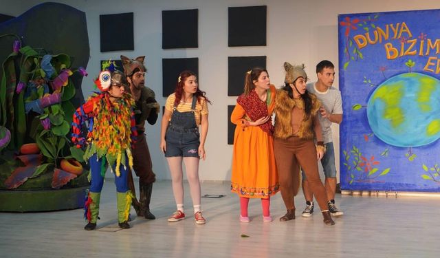 Çocuklara çevre temalı tiyatro gösterisi
