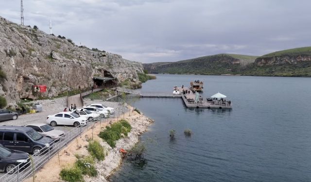 Besni'de Kızılin Kanyonu'nda ziyaretçi yoğunluğu yaşanıyor