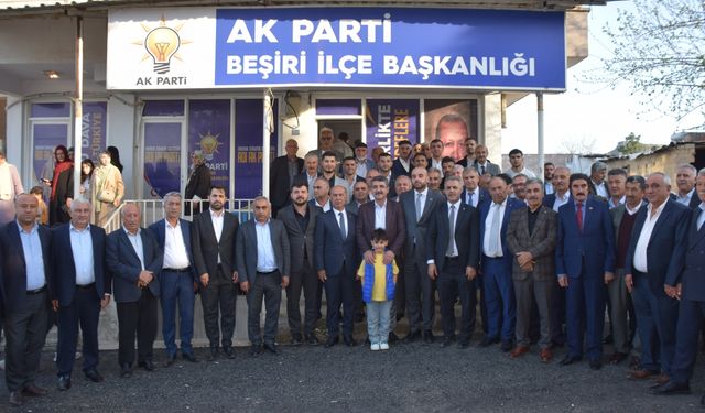 Nasıroğlu, Beşiri'de vatandaşlarla bayramlaştı