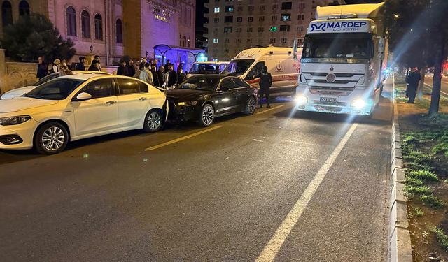 Mardin'de iki otomobilin karıştığı kazada 7 kişi yaralandı