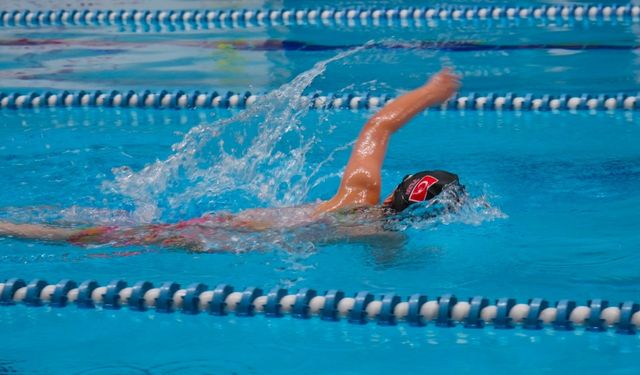 Mardin'de, Özel Sporcular Yüzme Turnuvası yapıldı