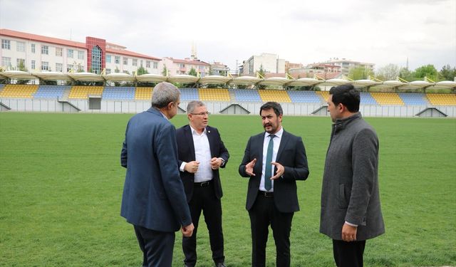 İl Müdürü Çalgan, Atatürk Stadyumu'nda incelemelerde bulundu