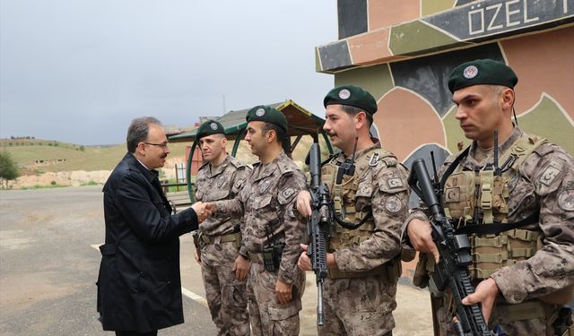 Siirt Valisi Kızılkaya'dan özel harekat polislerine ziyaret