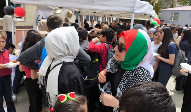 Siirt'te Gazze yararına kermes açıldı