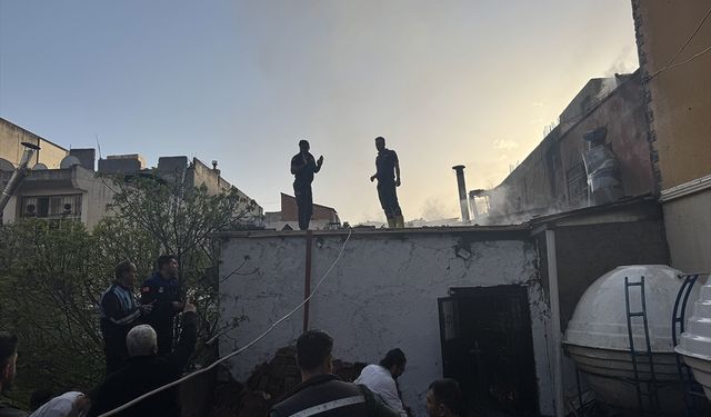 Siirt'te lokantanın bacasında çıkan yangın söndürüldü