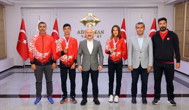 Vali Varol, Balkan şampiyonlarını ödüllendirdi