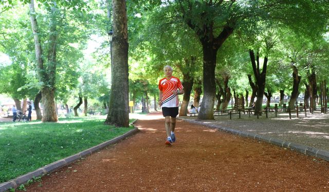 70 yaşındaki mali müşavir, 16 yıldır güne sporla başlıyor