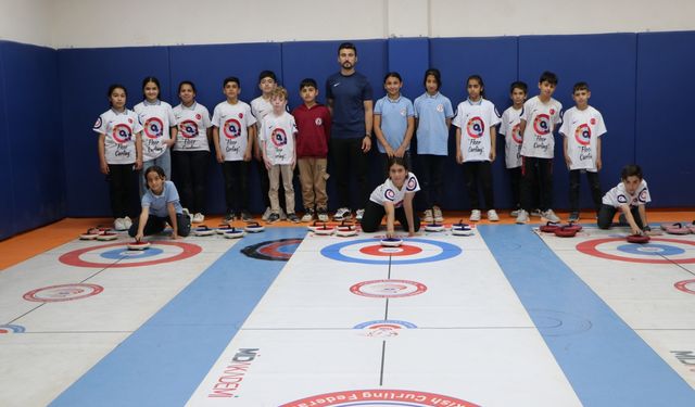 Floor Curling takımı şampiyonluğu hedefliyor