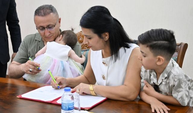 Diyarbakır’da bir çocuk daha koruyucu ailesine kavuştu