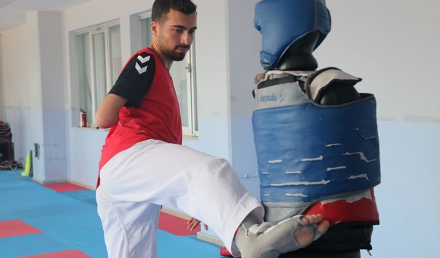 Fiziksel engelli milli tekvandocunun gözü altın madalyada