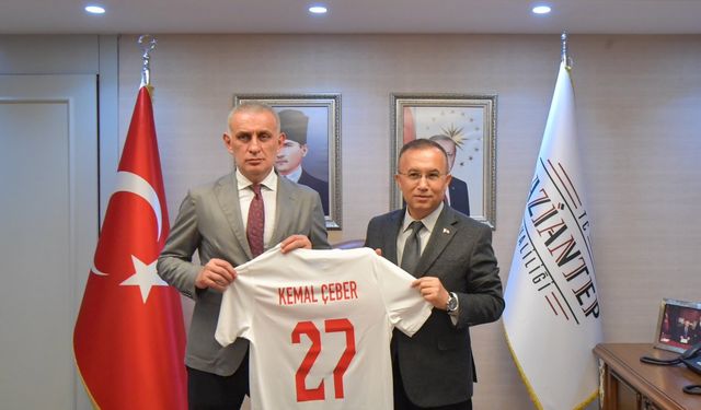 Valisi Çeber'den kentte milli maç için söz aldık