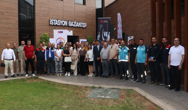 Afet yardım görevlilerine "Ruh Sağlığı Eğitimi" verildi