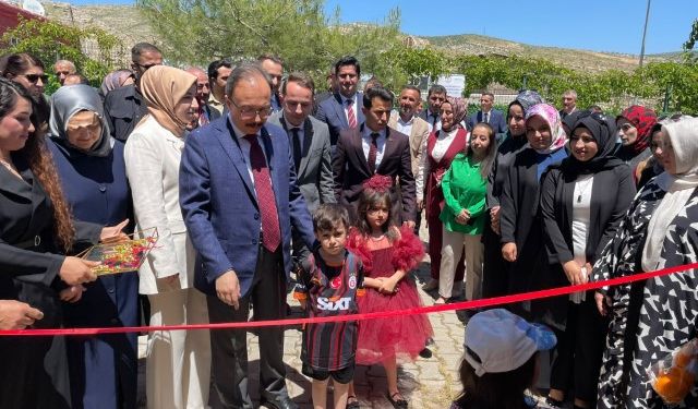 Siirt Valisi Kızılkaya Eruh ilçesinde çeşitli temaslarda bulundu
