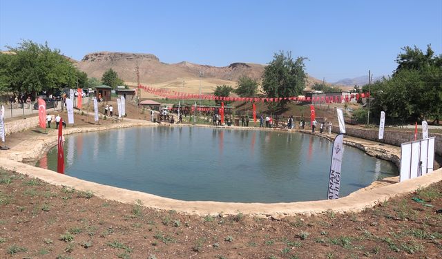 Batman'da restorasyonu tamamlanan balıklı göl turizme açıldı