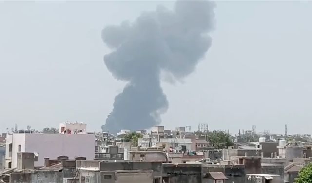Hindistan'da düşen yolcu uçağındaki kişi sayısı açıklandı