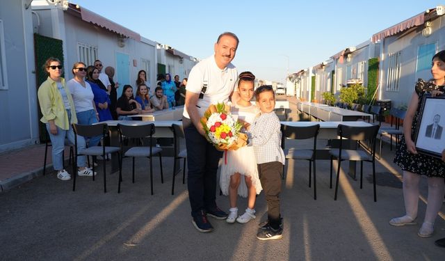 Tosun, Umut Kent’teki öğretmenlerle buluştu