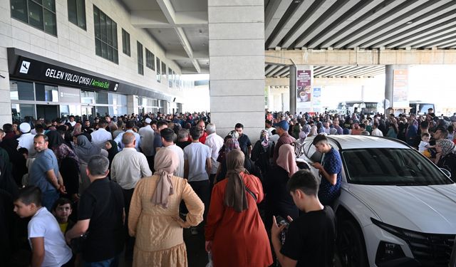 İlk hacı kafilesi Gaziantep'e geldi