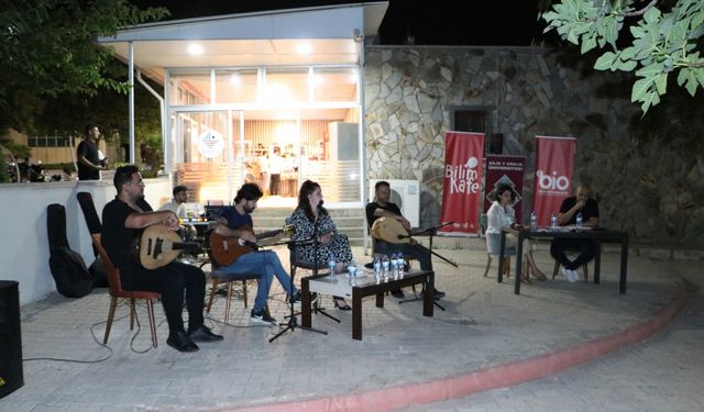 Kilis Bilim Kafe'de "Anadolu'nun Müziği" anlatıldı.
