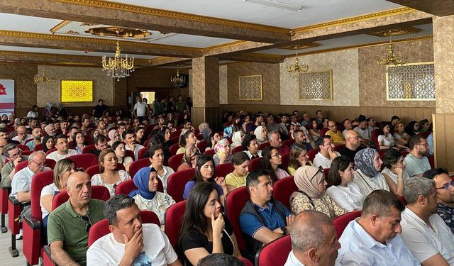 Öğretmen ve öğrenciler siber suçlara karşı bilgilendirildi