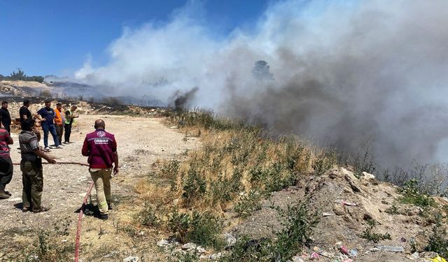 Mersin'deki çöplük yangını ormana sıçradı, müdahale ediliyor