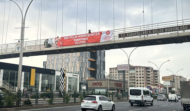 MHP Diyarbakır'da sokaklara pankart astı