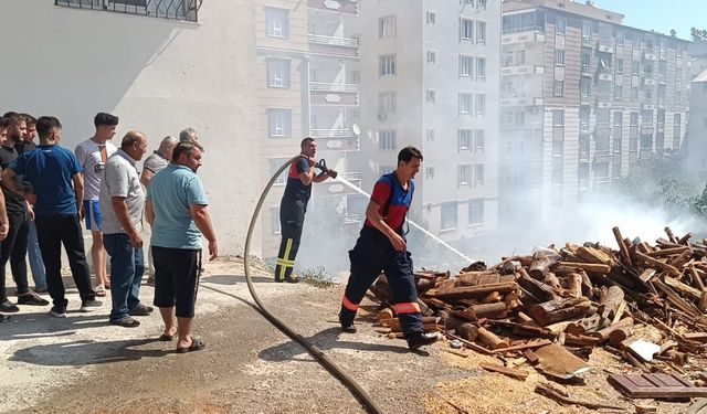 Besni'de Odun dolu arazide korkutan yangın