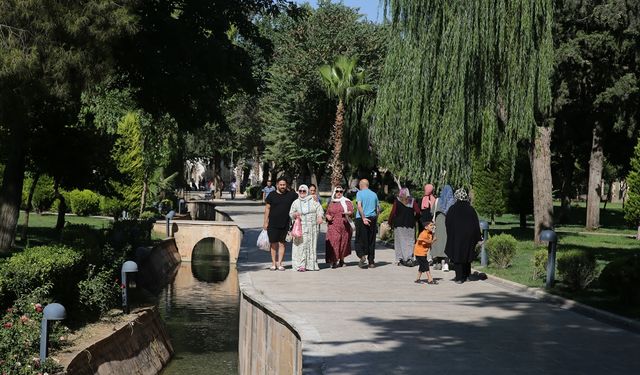 Şanlıurfa ve Kilis'te sıcak hava etkili oluyor