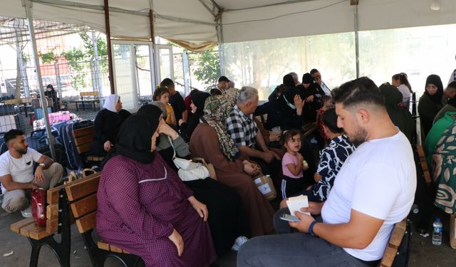 Türkiye'deki Suriyelilerin ülkelerine dönüşü sürüyor