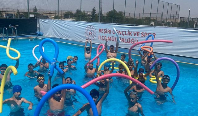 Beşiri'de 320 öğrenci yüzme eğitimi aldı
