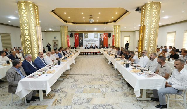 Mardin Valisi Tuncay Akkoyun muhtarlarla bir araya geldi