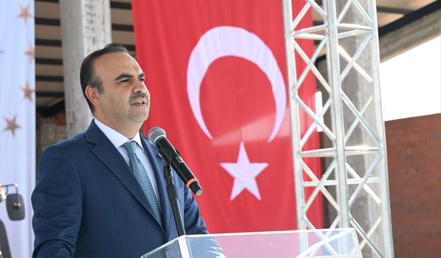 Bakan Kacır, "Üretimi ve istihdamı büyütmeye devam ediyoruz"