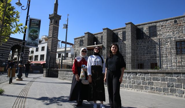 Yurtlarda ücretsiz konaklayan gençler Diyarbakır'da
