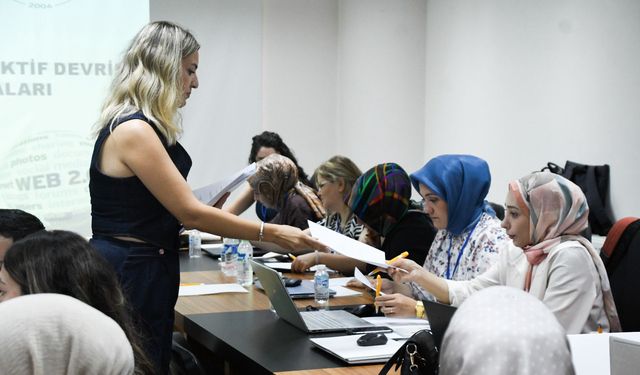 Adıyaman'da ADYU’den Ebe ve Hemşirelere Web 2.0 Eğitimi