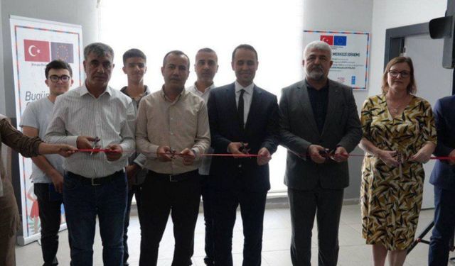 Adıyaman Belediyesi, Dijital Gençlik Merkezi’ni hizmete açtı
