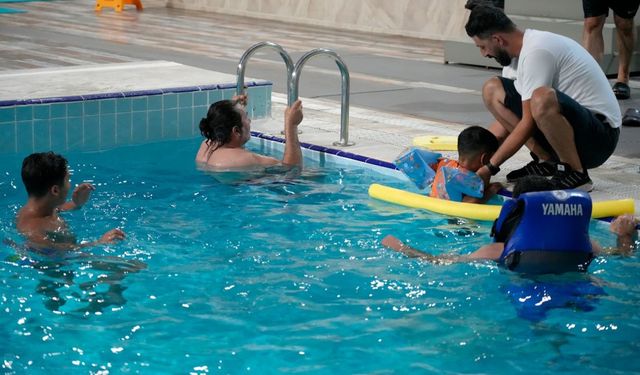 Adıyaman Üniversitesi’nden Ampute Bireylere Yüzmede Desteği