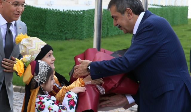 Bakan Tekin, Besni’de Okul Açacak