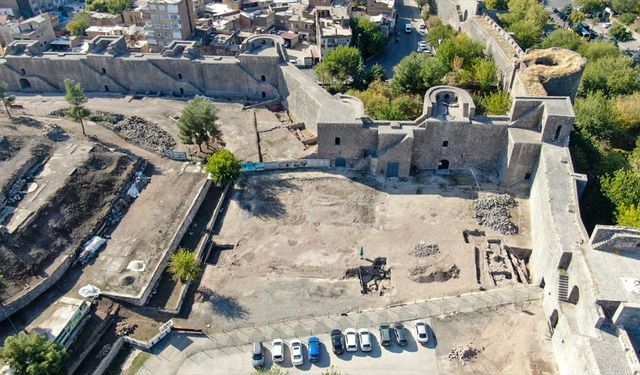 Diyarbakır’daki 1800 yıllık Artuklu Sarayı turizme açılacak