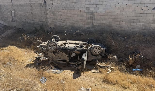 Hafif ticari araç otomobil ile çarpıştı 6 yaralı