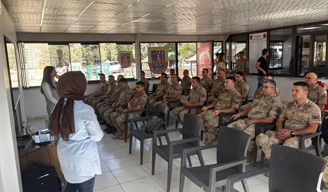 Kilis'te jandarma personeline 'bağımlılık' eğitimi verildi