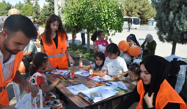 LÖSEV'in 'İyilik Tırı' Mardin'de