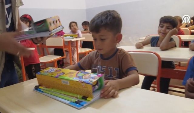 İHH'nin "Bir Kırtasiye Bin Mutluluk" Kampanyası