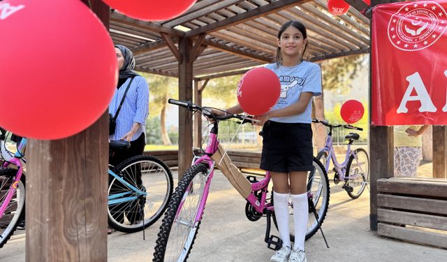 Siirt'te 20 öğrenciye bisiklet hediye edildi