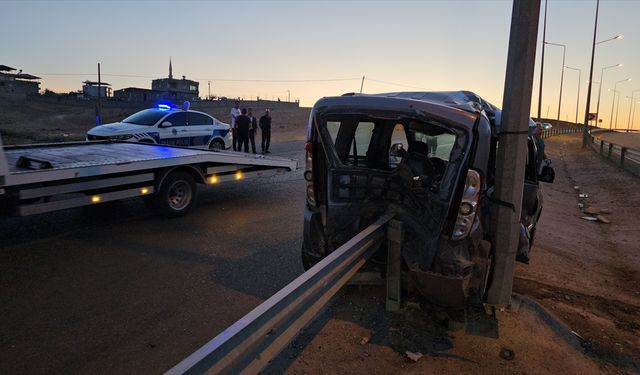 Otomobil ile hafif ticari aracın çarpıştı 1 Yaralı