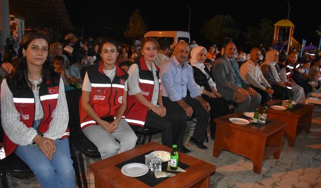 Şırnak'ta 4.500 çocuk açık hava sinemasında buluştu