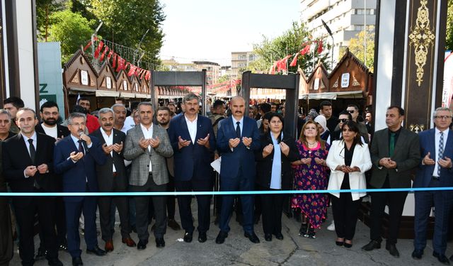 Tekstil Züccaciye ve Ayakkabı Fuarı açıldı