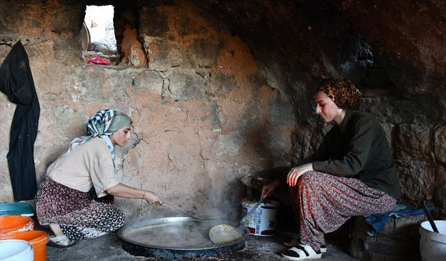 Batman’da tescilli mezrone üzümüyle pekmez yapımı başladı