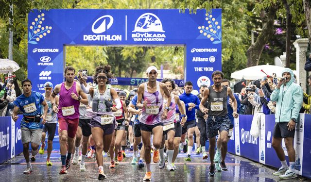 Decathlon Büyükada Yarı Maratonu'na 3 bin 500'den fazla koşucu katıldı