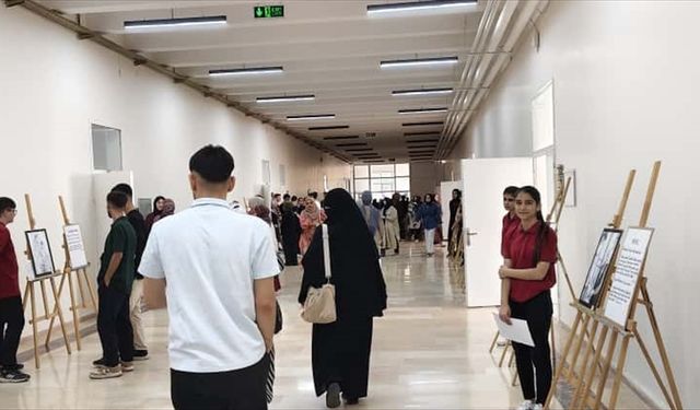 Diyarbakır'da 'Değerlerle Renklenen Kalpler' sergisi açıldı